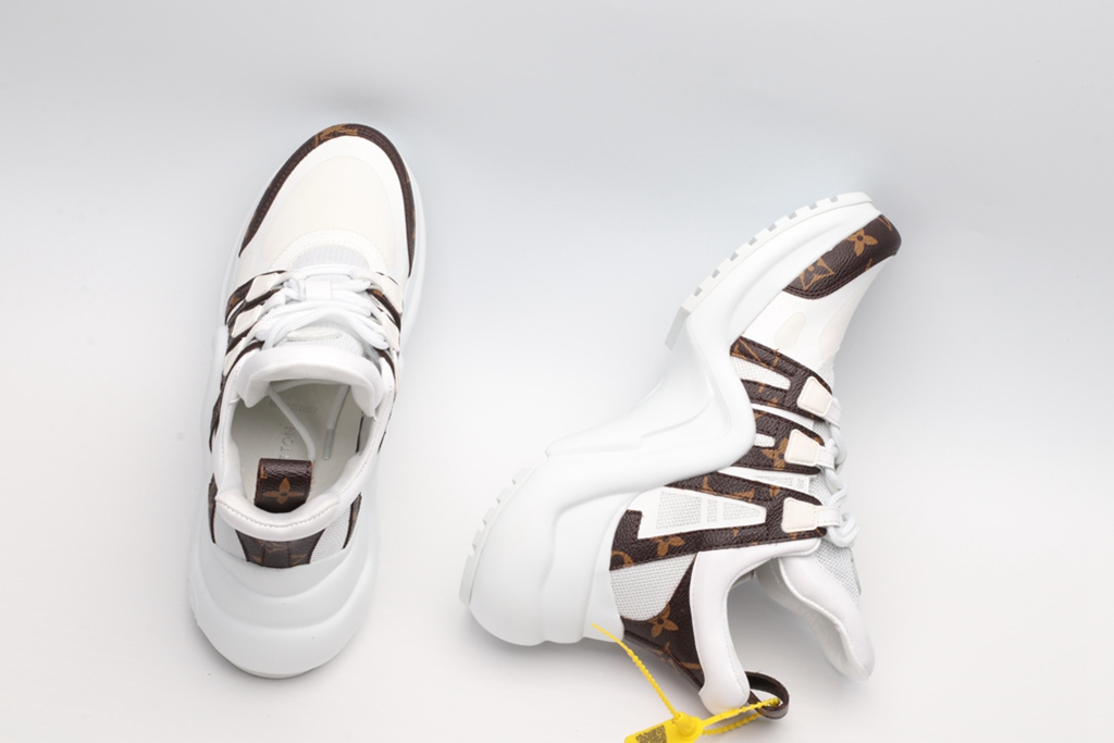 L*V SNEAKER